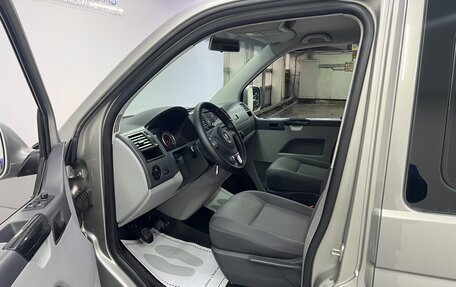 Volkswagen Caravelle T5, 2012 год, 1 850 000 рублей, 10 фотография