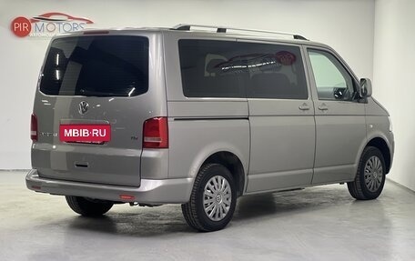 Volkswagen Caravelle T5, 2012 год, 1 850 000 рублей, 4 фотография