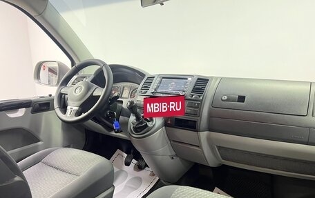 Volkswagen Caravelle T5, 2012 год, 1 850 000 рублей, 6 фотография