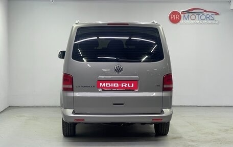 Volkswagen Caravelle T5, 2012 год, 1 850 000 рублей, 18 фотография