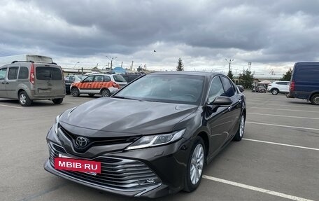 Toyota Camry, 2019 год, 2 600 000 рублей, 2 фотография