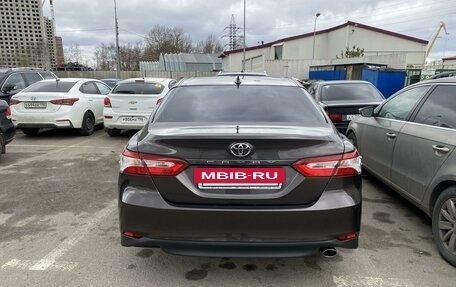 Toyota Camry, 2019 год, 2 600 000 рублей, 4 фотография