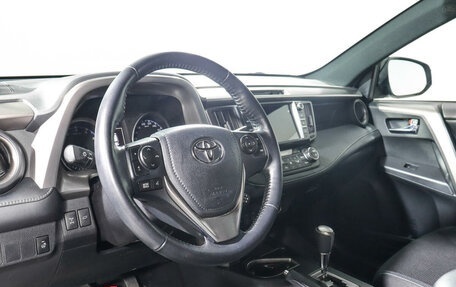 Toyota RAV4, 2018 год, 2 750 000 рублей, 14 фотография