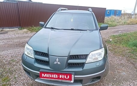 Mitsubishi Outlander III рестайлинг 3, 2006 год, 500 000 рублей, 9 фотография