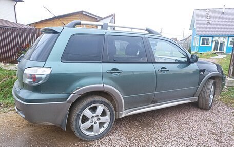 Mitsubishi Outlander III рестайлинг 3, 2006 год, 500 000 рублей, 18 фотография