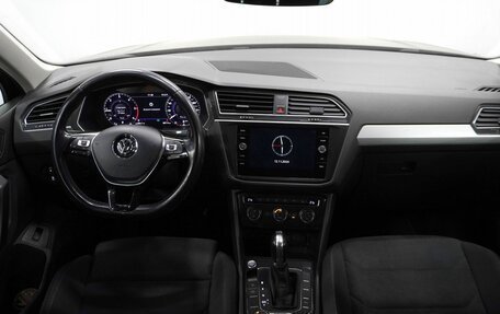 Volkswagen Tiguan II, 2018 год, 3 200 000 рублей, 10 фотография