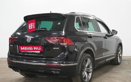 Volkswagen Tiguan II, 2018 год, 3 200 000 рублей, 8 фотография