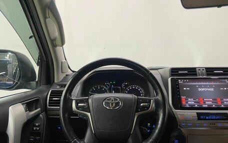 Toyota Land Cruiser Prado 150 рестайлинг 2, 2018 год, 5 408 000 рублей, 12 фотография