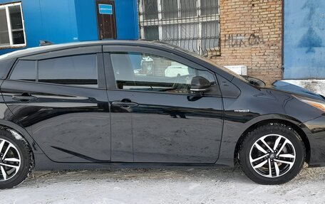 Toyota Prius IV XW50, 2016 год, 1 812 500 рублей, 2 фотография