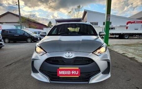 Toyota Yaris, 2021 год, 930 000 рублей, 2 фотография