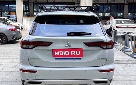 Mitsubishi Outlander, 2023 год, 3 480 000 рублей, 21 фотография