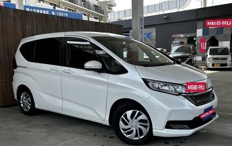 Honda Freed II, 2021 год, 1 590 000 рублей, 2 фотография