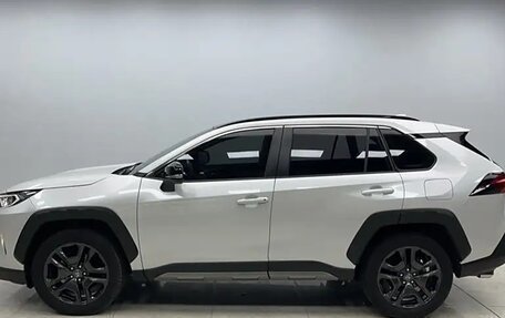 Toyota RAV4, 2022 год, 2 530 000 рублей, 2 фотография