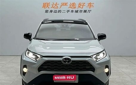 Toyota RAV4, 2022 год, 2 530 000 рублей, 8 фотография