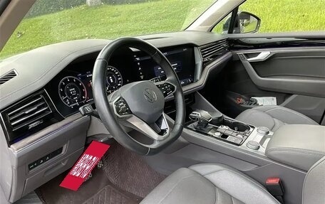 Volkswagen Touareg III, 2021 год, 4 200 000 рублей, 7 фотография