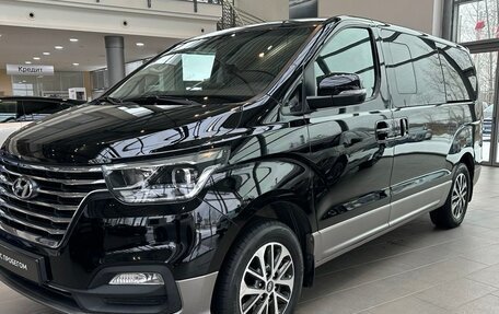 Hyundai Grand Starex Grand Starex I рестайлинг 2, 2018 год, 4 120 000 рублей, 1 фотография