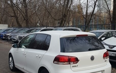 Volkswagen Golf VI, 2011 год, 850 000 рублей, 2 фотография