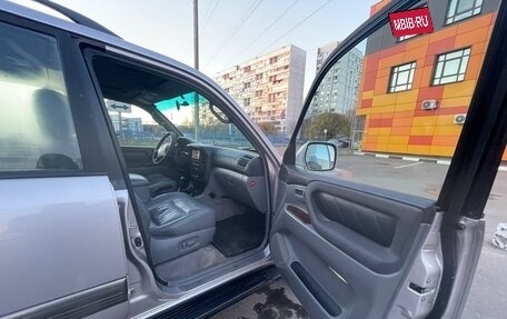 Toyota Land Cruiser 100 рестайлинг 2, 2001 год, 3 000 000 рублей, 5 фотография