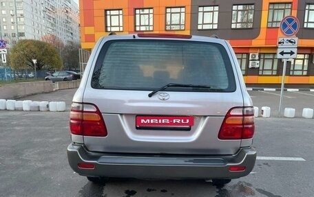 Toyota Land Cruiser 100 рестайлинг 2, 2001 год, 3 000 000 рублей, 12 фотография