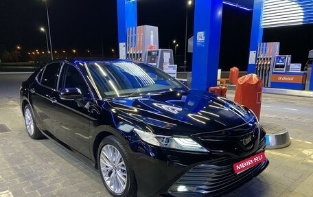 Toyota Camry, 2019 год, 3 700 000 рублей, 1 фотография