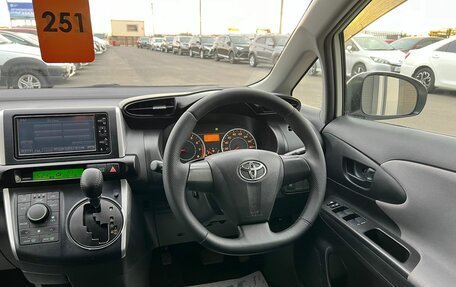 Toyota Wish II, 2011 год, 1 599 999 рублей, 15 фотография