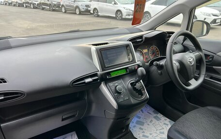 Toyota Wish II, 2011 год, 1 599 999 рублей, 13 фотография