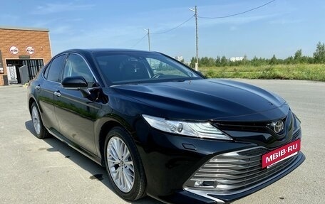 Toyota Camry, 2019 год, 3 700 000 рублей, 5 фотография