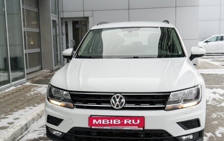 Volkswagen Tiguan II, 2018 год, 2 630 000 рублей, 2 фотография