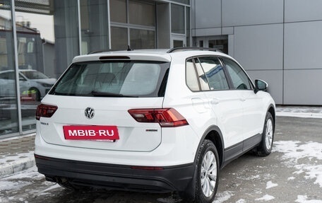 Volkswagen Tiguan II, 2018 год, 2 630 000 рублей, 6 фотография