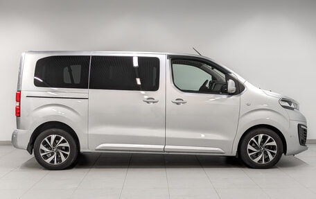 Peugeot Traveller I, 2017 год, 2 995 000 рублей, 4 фотография