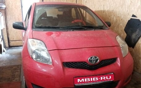 Toyota Yaris III рестайлинг, 2009 год, 440 000 рублей, 1 фотография