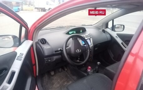 Toyota Yaris III рестайлинг, 2009 год, 440 000 рублей, 9 фотография