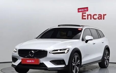 Volvo V60 II, 2021 год, 4 520 000 рублей, 1 фотография