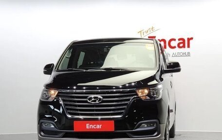 Hyundai Grand Starex Grand Starex I рестайлинг 2, 2020 год, 3 755 000 рублей, 2 фотография