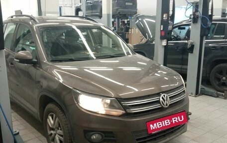 Volkswagen Tiguan I, 2014 год, 1 135 000 рублей, 2 фотография