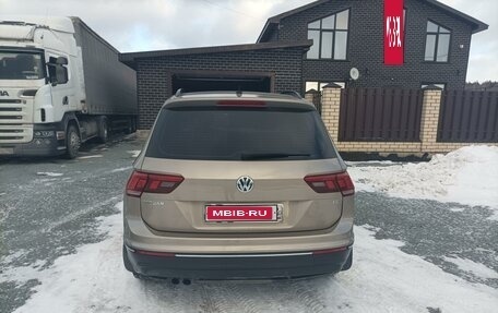 Volkswagen Tiguan II, 2017 год, 2 220 000 рублей, 7 фотография