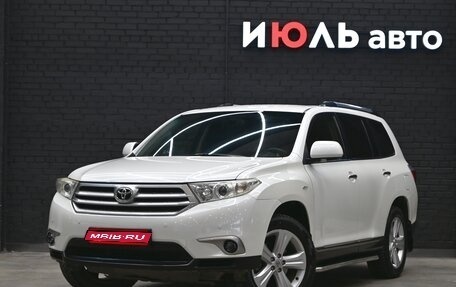 Toyota Highlander III, 2012 год, 2 370 000 рублей, 1 фотография