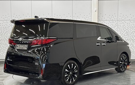 Toyota Alphard, 2024 год, 18 200 000 рублей, 4 фотография