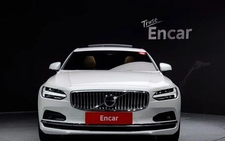 Volvo S90 II рестайлинг, 2022 год, 4 805 000 рублей, 2 фотография