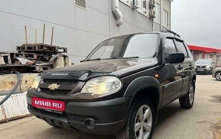 Chevrolet Niva I рестайлинг, 2010 год, 495 000 рублей, 2 фотография