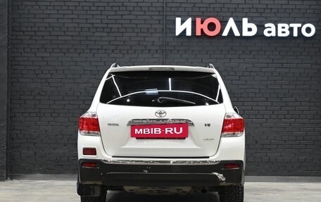 Toyota Highlander III, 2012 год, 2 370 000 рублей, 4 фотография