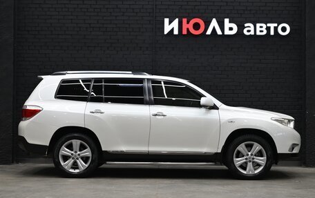 Toyota Highlander III, 2012 год, 2 370 000 рублей, 10 фотография