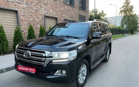 Toyota Land Cruiser 200, 2016 год, 5 900 000 рублей, 2 фотография