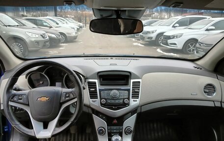 Chevrolet Cruze II, 2011 год, 920 000 рублей, 10 фотография