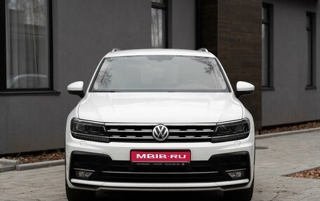 Volkswagen Tiguan II, 2018 год, 5 000 000 рублей, 1 фотография