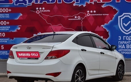 Hyundai Solaris II рестайлинг, 2015 год, 700 000 рублей, 3 фотография