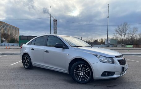 Chevrolet Cruze II, 2011 год, 800 000 рублей, 4 фотография