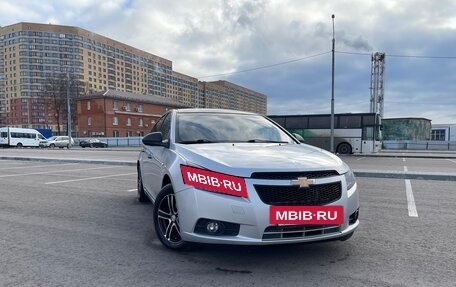 Chevrolet Cruze II, 2011 год, 800 000 рублей, 3 фотография