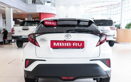 Toyota C-HR I рестайлинг, 2023 год, 4 290 000 рублей, 4 фотография