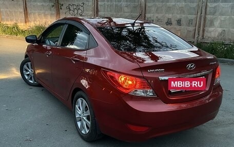 Hyundai Solaris II рестайлинг, 2011 год, 799 000 рублей, 13 фотография